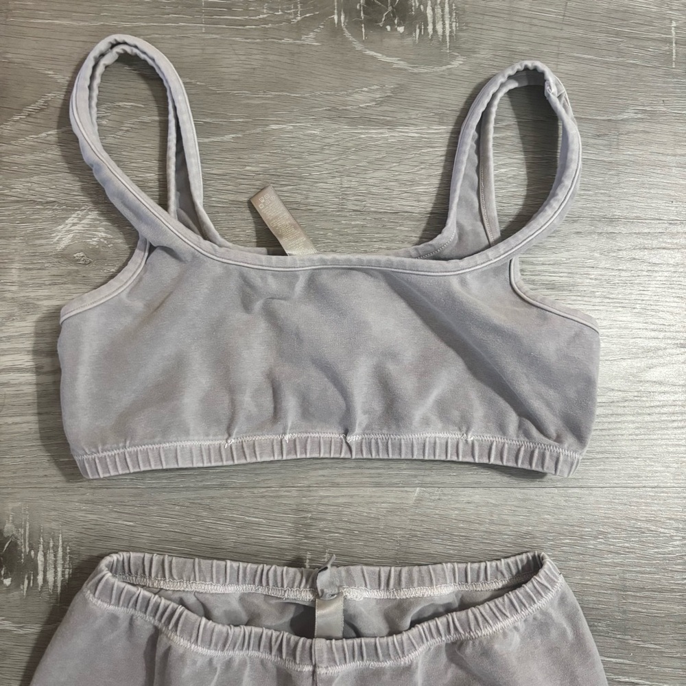 SKIMS Outdoor Desert Bralette and Leggings Set in Gray Comfy Loungewear Size L - Picture 2 of 9